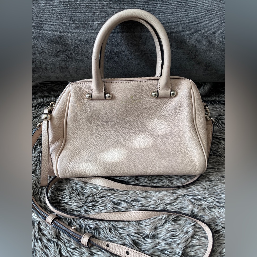 Kate Spade NEW YORK Elegant Cream Leather Gold Hardware crossbody bag